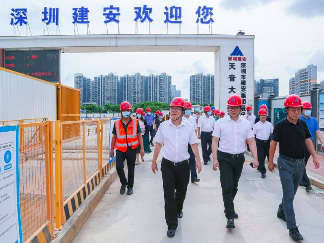 工伤保险宣传进工地  深圳工伤保险参保率达95%
