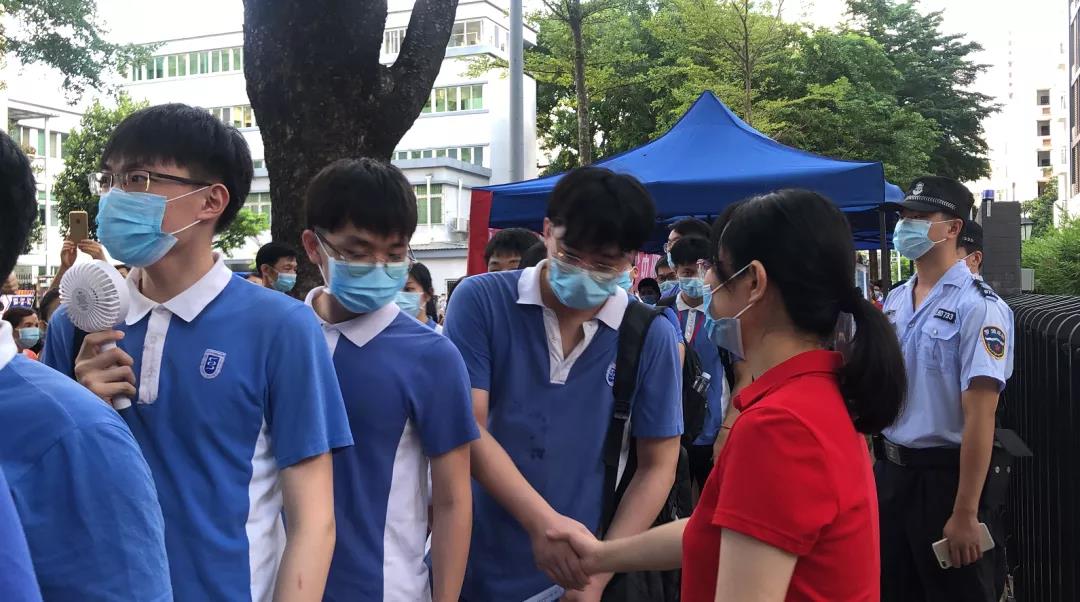 高考首日 | 乘风破浪的少年，罗湖为你们应援！