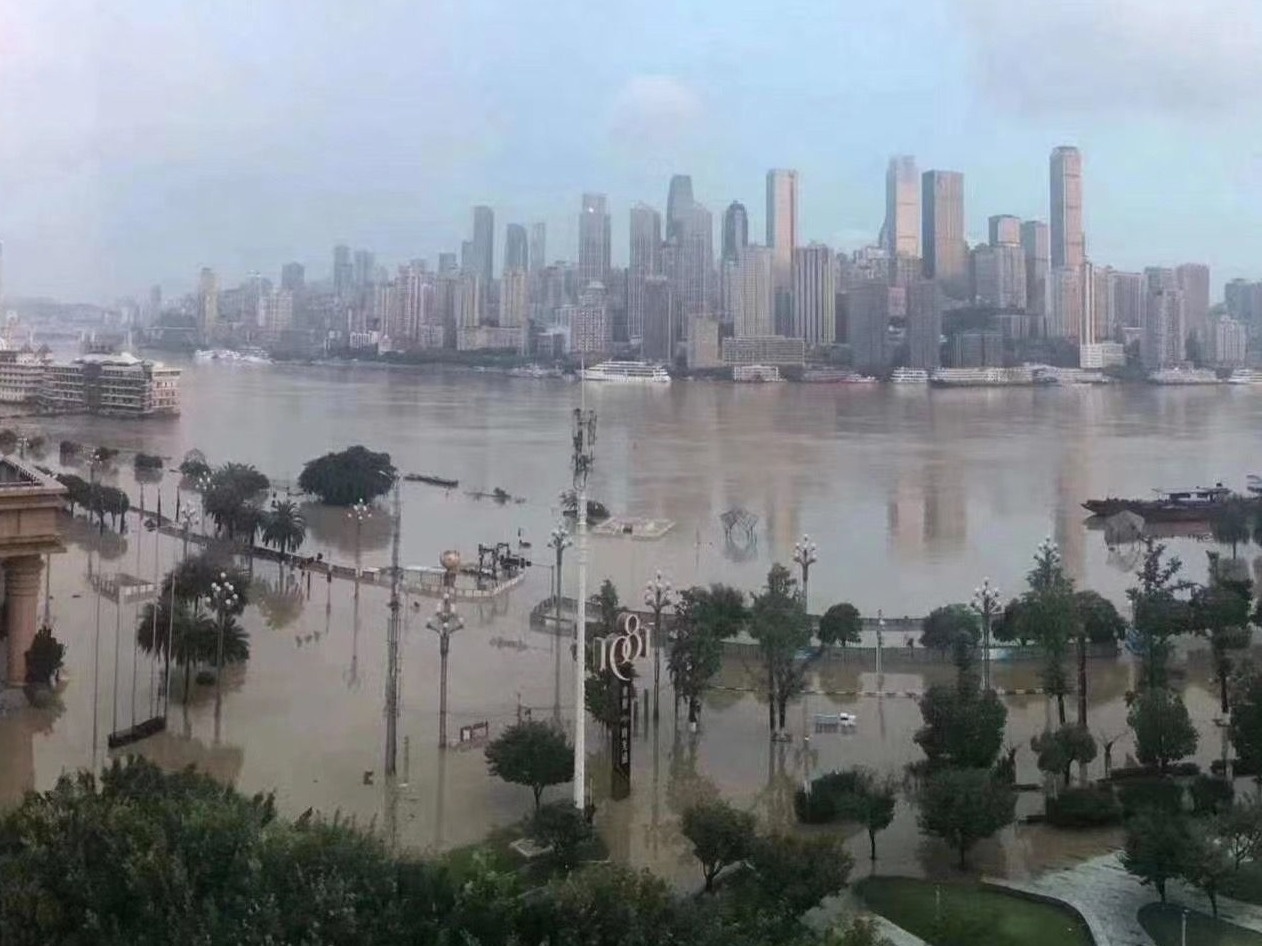 长江重庆四站超保证水位，主城区多条滨江路被淹