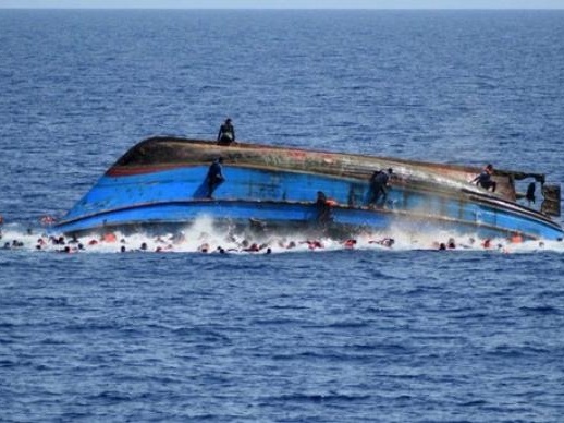 一艘移民船在毛里塔尼亚附近海域沉没，造成39人死亡