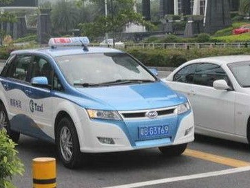 上半年深圳出租车单车日均运营307公里，至6月客运量已恢复至同期85%
