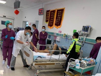 “铁骑队员救了我的命”  货车司机突发脑溢血，深圳交警铁骑队员紧急救援