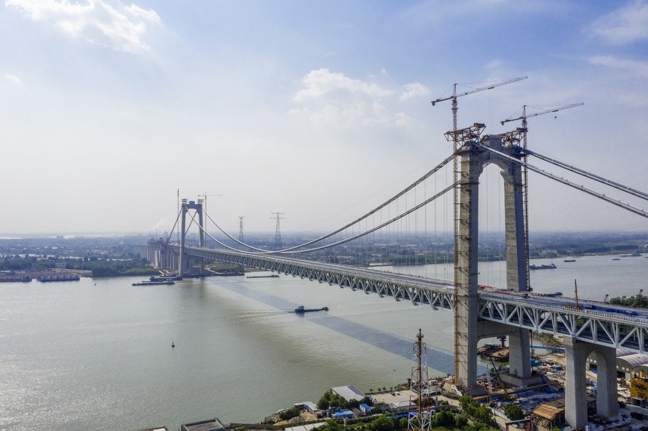 五峰山长江大桥启动静载试验，系世界首座高速铁路悬索桥