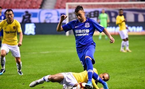 “暴力鸟”破壁韦世豪“双响”  广州恒大重返胜利轨道