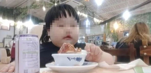 三岁幼童被喂至70斤做吃播？律师：若父母强迫进食或涉虐童