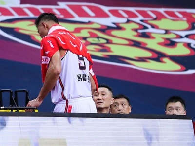广东男篮主教练杜锋确认易建联缺席京粤大战首场比赛