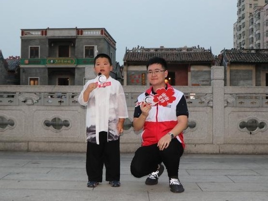 深圳少年直播“带货”历史文化，讲述凤凰古村的故事