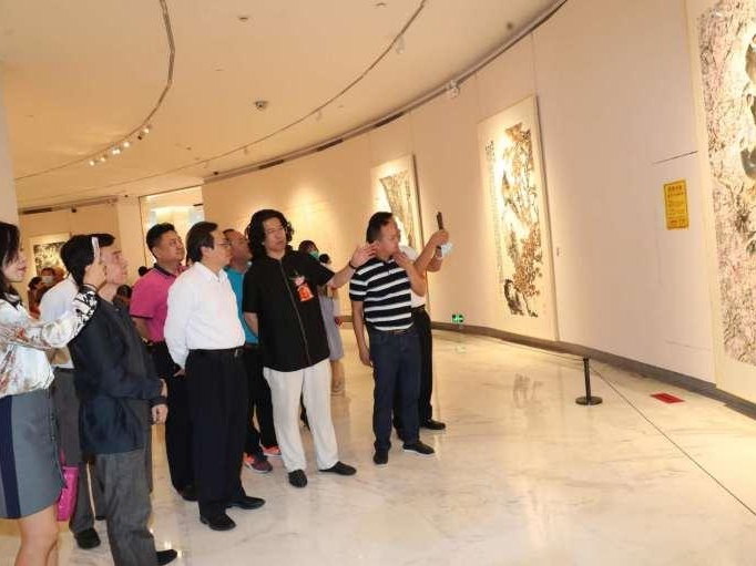 伯揆中国写意花鸟画在关山月美术馆展出