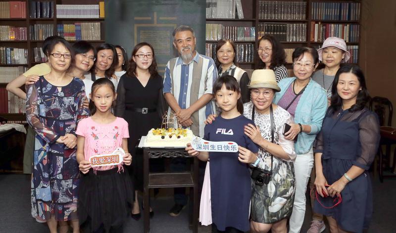“图鉴深圳40年”，跟摄影家吴峻回顾昨日鹏城