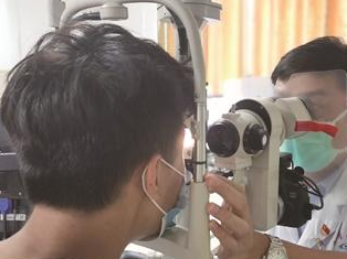 学钢琴竟致近视猛涨，原来是因为近距离用眼惹的祸