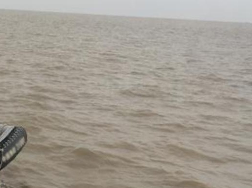 长江口以外水域两船碰撞 3人获救14人失踪