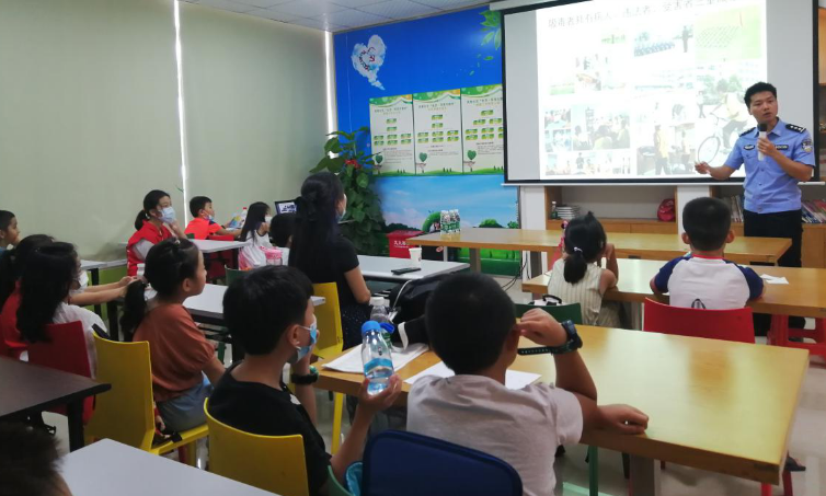 龙华区民治街道民泰社区 “无毒校园，乐享青春”禁毒安全知识宣传活动