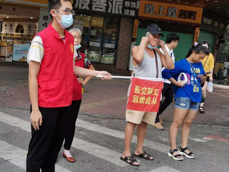 惠州志愿者用爱心汇聚城市文明力量