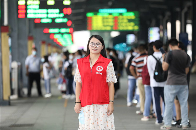 全城特搜的红衣女孩找到了！她的名字叫张艺