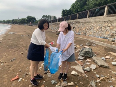 徒步净滩，过百名志愿者和爱心人士清洁沿海垃圾
