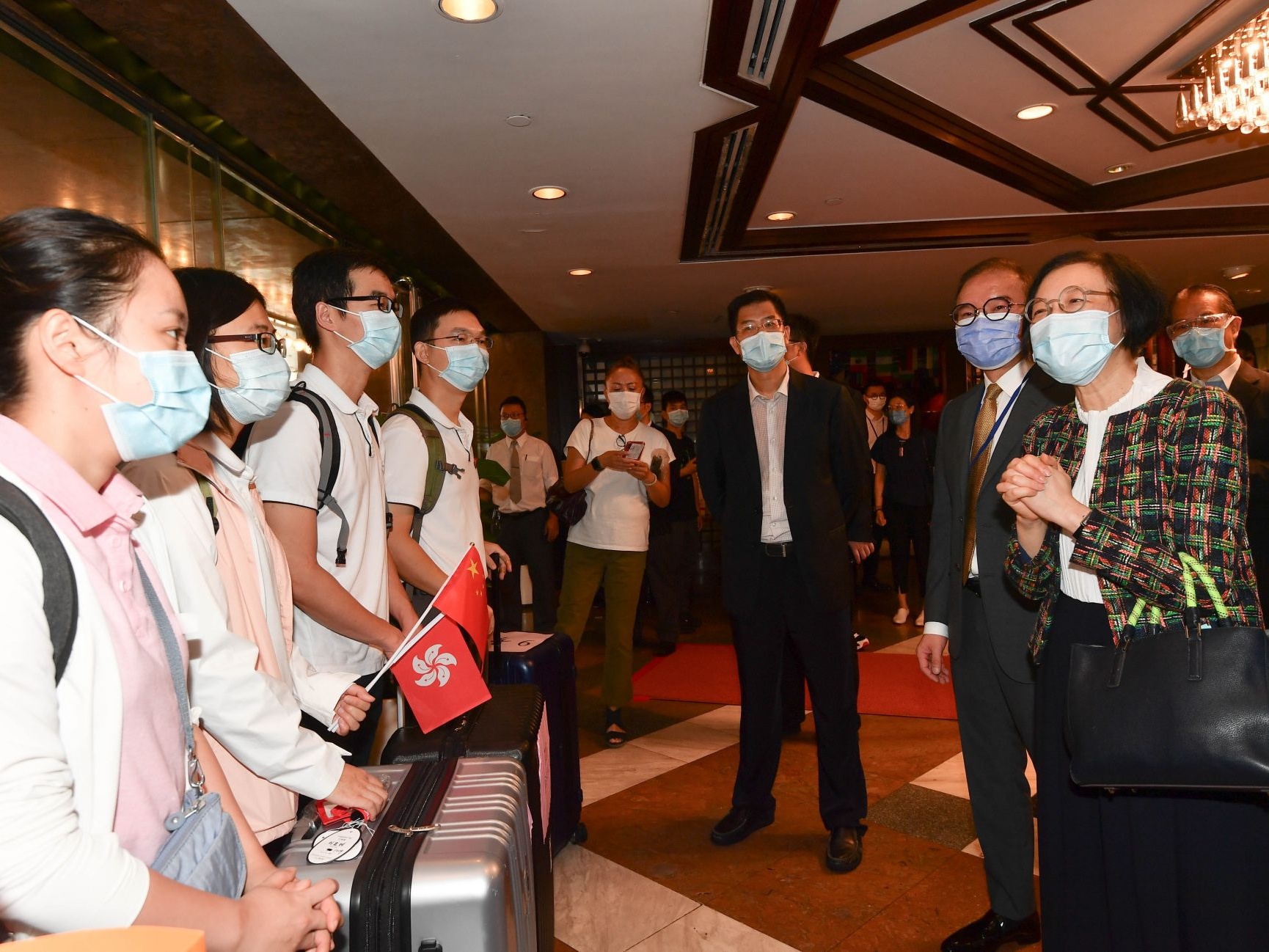 香港特区政府欢送内地核酸检测支援队