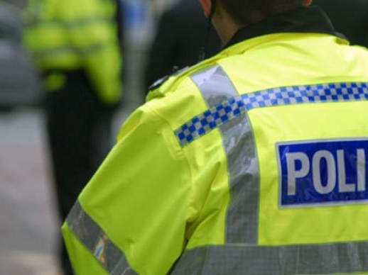 英国伦敦一警察在拘留中心遭枪杀，23岁男子被捕