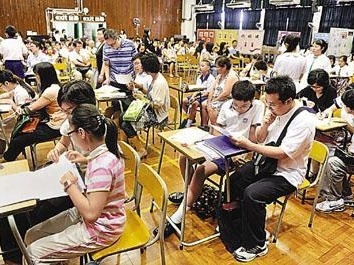 香港中小幼学生每学年获发2500港元津贴安排恒常化