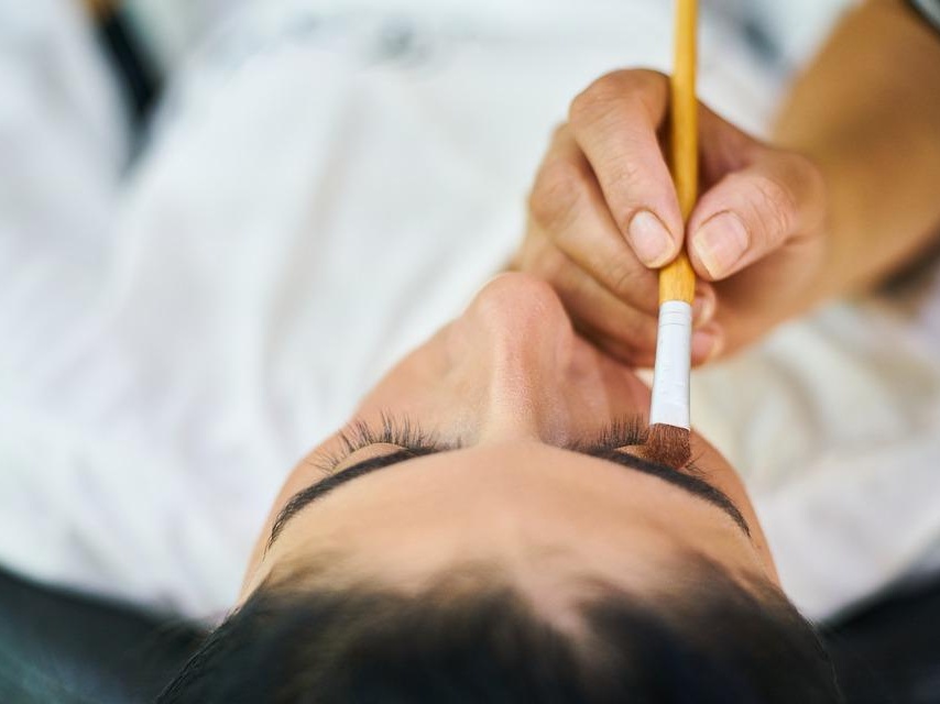 健康辟谣 | 剪一剪睫毛就能变长？这四种方法你试过吗？