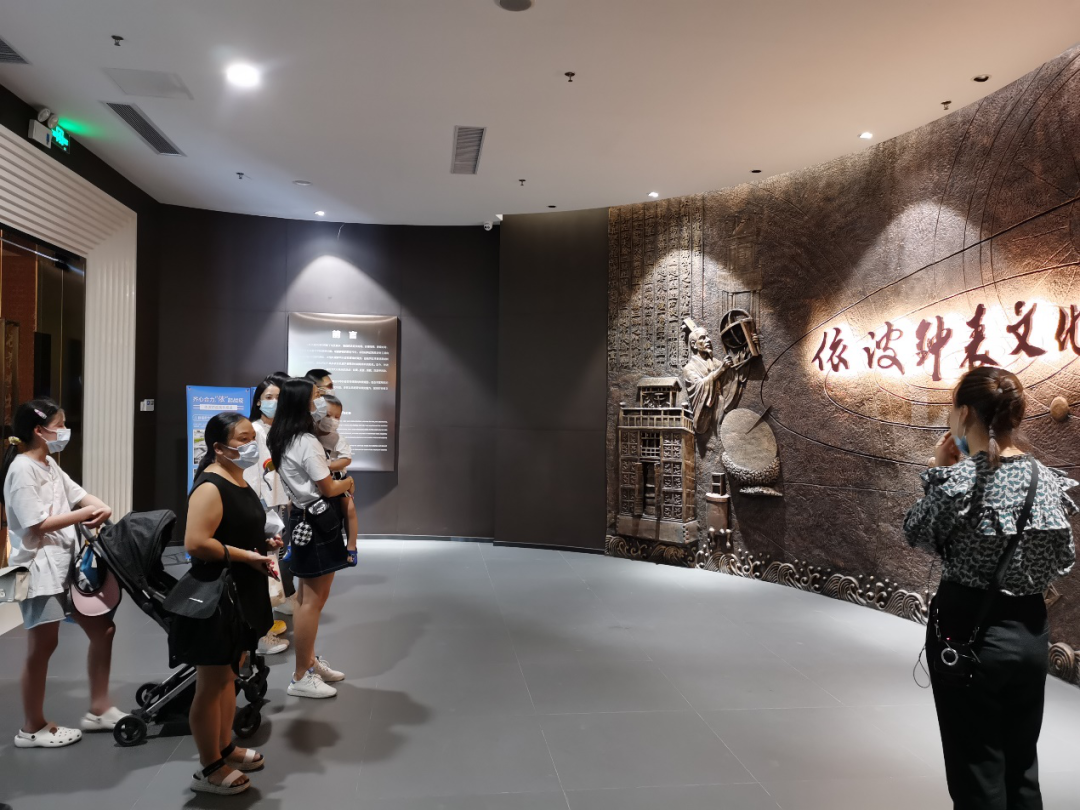 助力结对共建 走进光明制造
