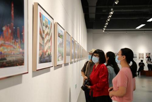 （重）光荣与梦想：全国第二届“光明杯”手机摄影大展开幕