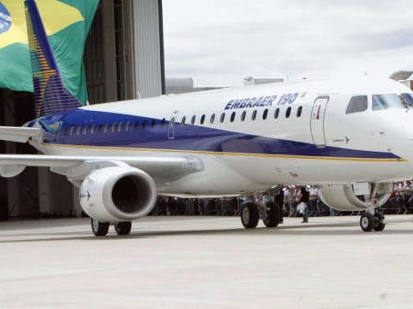 巴西航空工业公司宣布解雇2500名巴西雇员