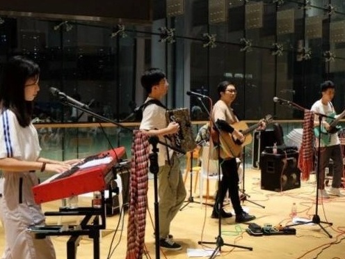 走出家乡的潮汕乐队“六甲番”：用民俗古语唱出儿时记忆 