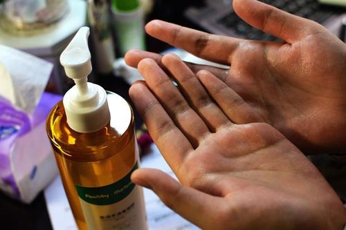 不是所有酒精都能消毒 深圳消委会发布50款“75%酒精”合格情况