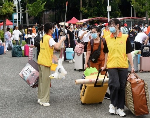 视频｜惠州学院迎来5305名新生，首次启动“互联网+报到”