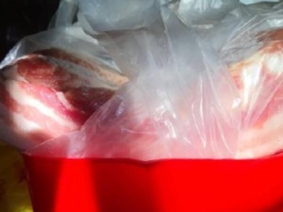 肉价已经涨至百元？瑞丽市对高价售卖猪肉商家做出停业整顿处理