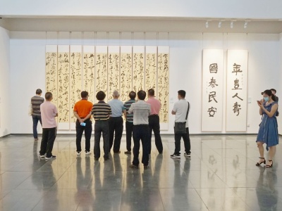 40年110余幅获全国奖优秀作品，正在东莞岭南美术馆展出