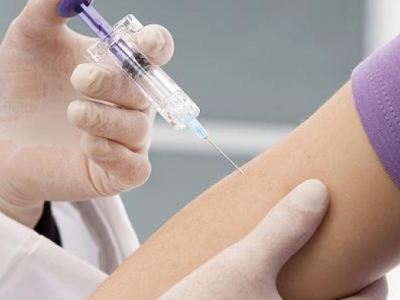 阿联酋批准中国新冠疫苗投入使用，接种对象为一线医务人员