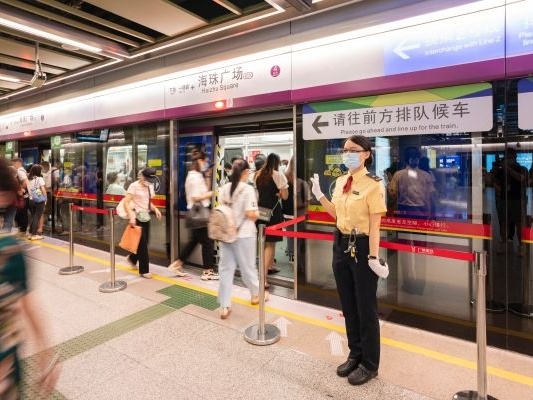 广州地铁30日14点起限流！预计客流将创疫情后新高
