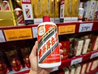 飞天茅台酒价格再“飞天”：零售价一天涨两次 黄牛日进千元