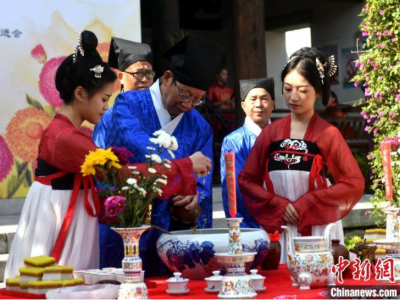 福州举行传统重阳祭酒仪式