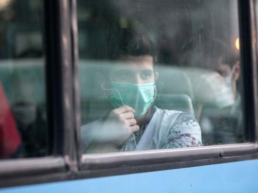 伊朗政府规定在德黑兰公开场合必须佩戴口罩，违者将被罚款