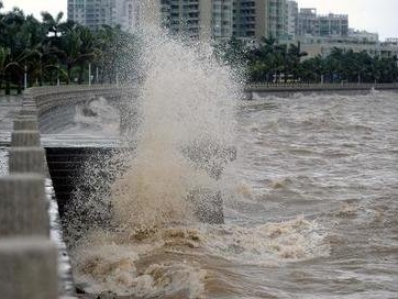 台风莫拉菲袭菲至少12渔民失踪 越南拟疏散130万人