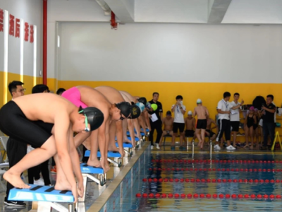 冠军花落谁家？惠州市惠城区第二届青少年游泳锦标赛国庆开赛