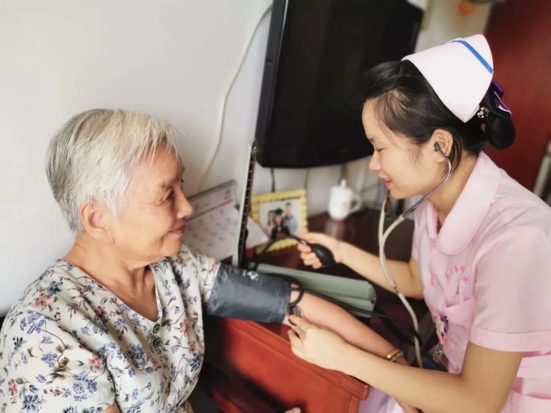 厦门拟出新规：老年父母住院，独生子女可享每年10天照护假
