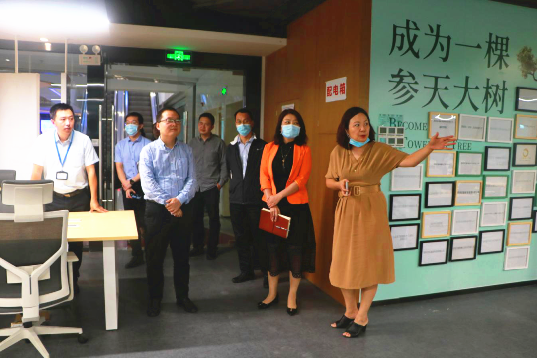 盐田区委统战部、科创局到坪山区深港澳青年创新创业基地交流工作经验