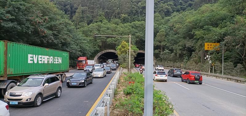 宝坪立交主线右幅顺利通车！碧岭隧道拥堵问题已大幅缓解