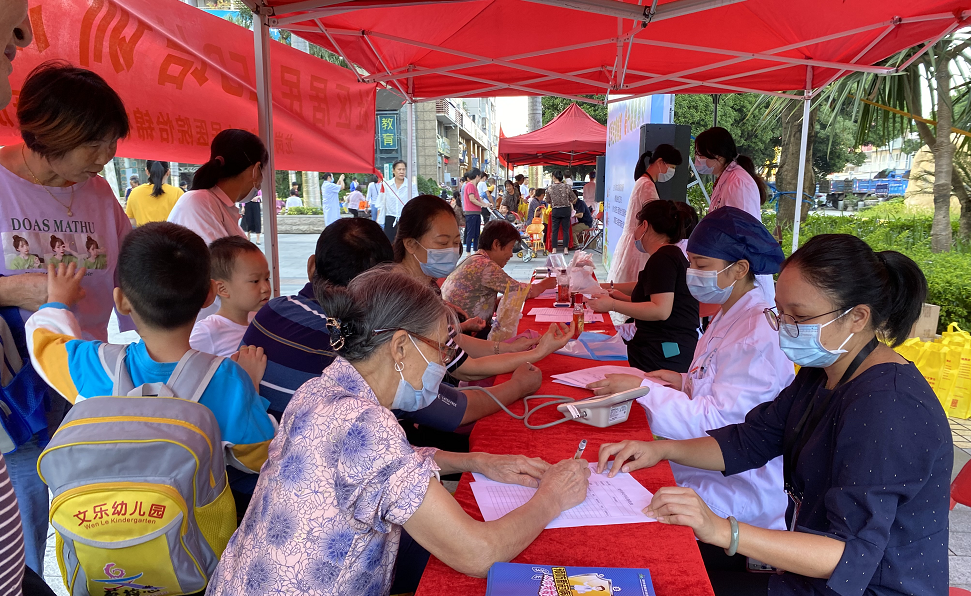 （龙岗）倡导合理膳食提升健康素养 横岗开展全民健康生活宣传活动