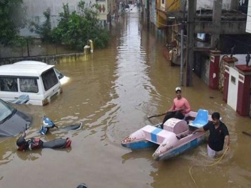 印度特伦甘纳邦持续降雨导致70人死亡