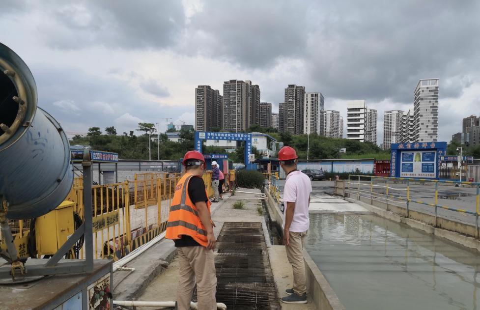 凤凰街道专项整治工地扬尘污染防治