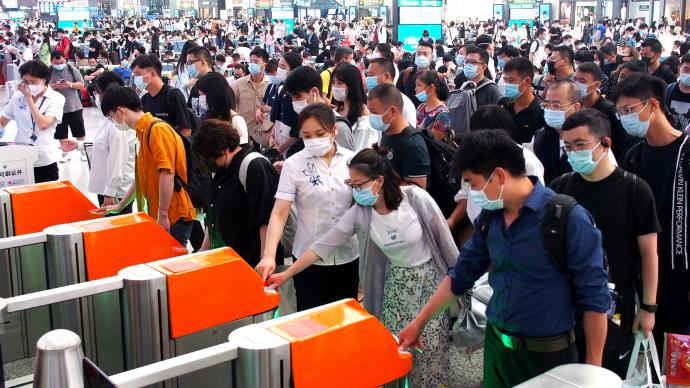 连续五天发送旅客超千万：铁路10月5日预计发送1160万