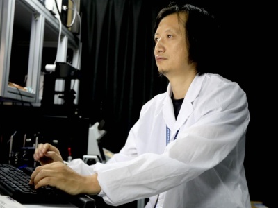 深圳先进院金帆：搭建观察细菌行为的光学仪器