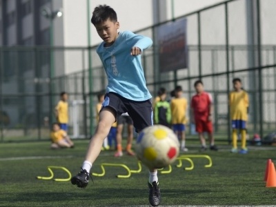 足球小将展身手！第六届东莞少年三人足球赛月底开波