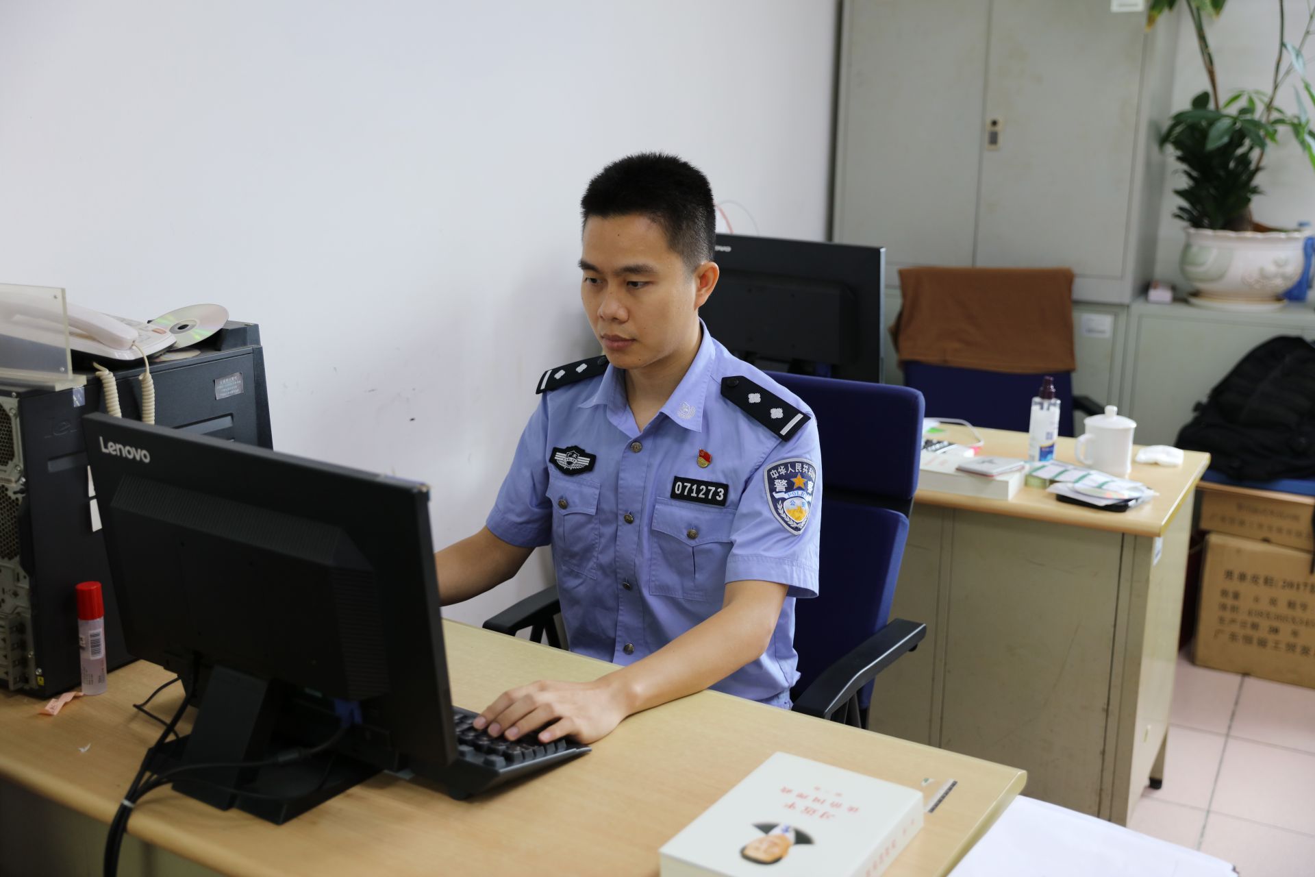 每日警星 | 蓝超华：快拳打击电信网络诈骗