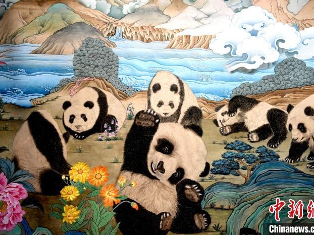 全球第一幅巨幅大熊猫唐卡在成都亮相 600余只大熊猫栩栩如生