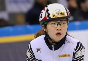 韩国短道速滑名将沈锡希出庭指证前教练：曾侵犯自己30多次